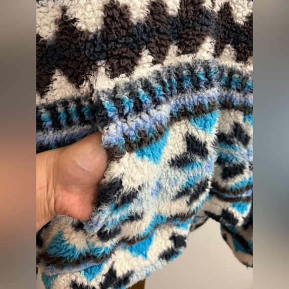 OFFLINE aztec print sweater by Aerie - Picture 2 of 6